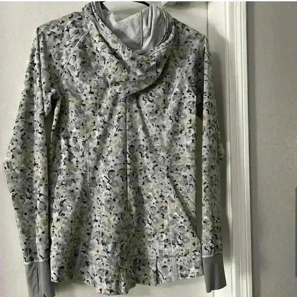 Lululemon lightened up pullover sweater - Picture 4 of 9